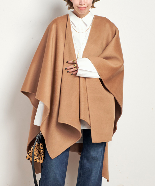 AP STUDIO（エーピーストゥディオ）の「【THE CURATED/ザ キュレイテッド】 CAPE（ポンチョ・レディース・キャメル/ネイビー・FREE）」の15枚目の写真