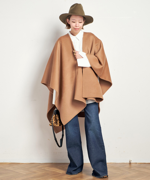 AP STUDIO（エーピーストゥディオ）の「【THE CURATED/ザ キュレイテッド】 CAPE（ポンチョ・レディース・キャメル/ネイビー・FREE）」の16枚目の写真