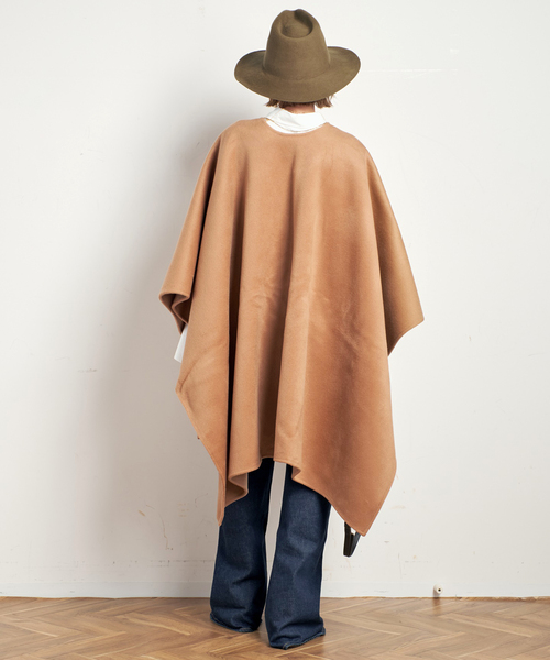 AP STUDIO（エーピーストゥディオ）の「【THE CURATED/ザ キュレイテッド】 CAPE（ポンチョ・レディース・キャメル/ネイビー・FREE）」の18枚目の写真