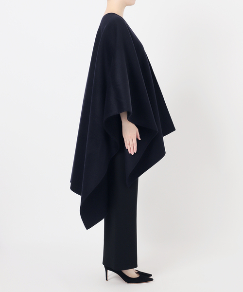 AP STUDIO（エーピーストゥディオ）の「【THE CURATED/ザ キュレイテッド】 CAPE（ポンチョ・レディース・キャメル/ネイビー・FREE）」の22枚目の写真