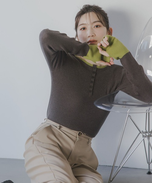 slattgir(スラットジール)の「高身長 配色ヘンリーネックニットプルオーバー(指穴つき)(トールサイズ)Essenave(ニット/セーター・レディース・グレー系/ブラック系・TM/TL/TLL/T3L)」の8枚目の写真