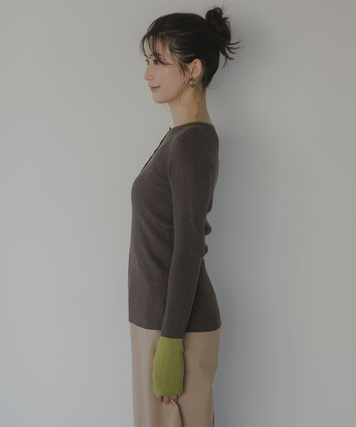 slattgir(スラットジール)の「高身長 配色ヘンリーネックニットプルオーバー(指穴つき)(トールサイズ)Essenave(ニット/セーター・レディース・グレー系/ブラック系・TM/TL/TLL/T3L)」の19枚目の写真