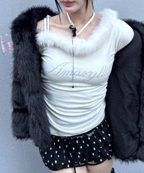 Never mind the XU / Chikashitsu+（ネバーマインド ザ エックスユー / チカシツプラス）の「【nmtc+】fur one shoulder long sleeve / 【エムティーシープラス】ファーワンショルダー長袖Tシャツ（Tシャツ/カットソー・レディース・ホワイト/グレー/チャコール・ONE SIZE）」の12枚目の写真