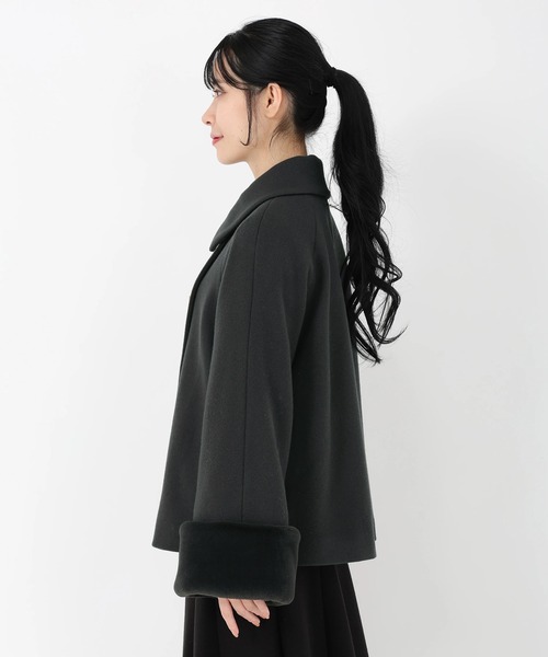 UNIVERVAL MUSE（ユニバーバル ミューズ）の「ラムウールメルトン_袖ファー取り外しコート（その他アウター・レディース・チャコールグレー/モカ・2）」の4枚目の写真