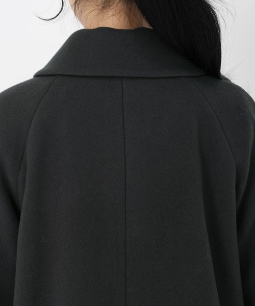 UNIVERVAL MUSE（ユニバーバル ミューズ）の「ラムウールメルトン_袖ファー取り外しコート（その他アウター・レディース・チャコールグレー/モカ・2）」の7枚目の写真