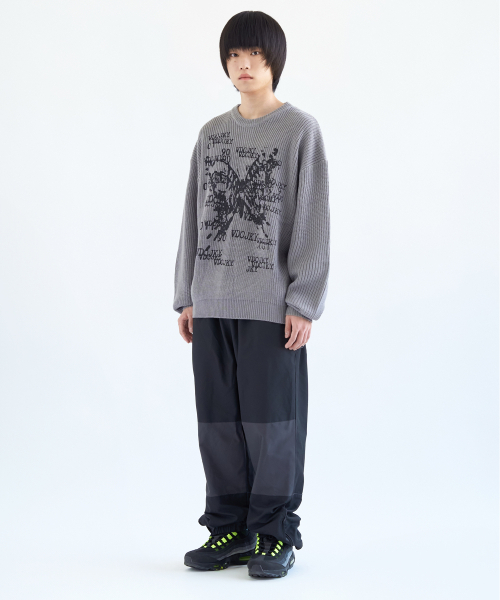 Video Jockey（ビデオジョッキー）の「ナビエフェクトニットセーター [グレー]（スウェット・レディース・グレー・SMALL/MEDIUM/LARGE）」の4枚目の写真