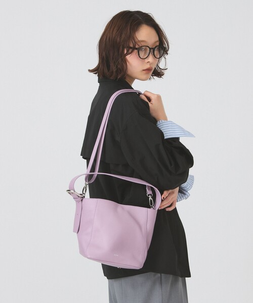 Beau're(ヴュレ)の「【別注】BEAURE / 2WAY ミニ バッグ(ショルダーバッグ・レディース・ラベンダー/ブラック・ONE SIZE)」の2枚目の写真