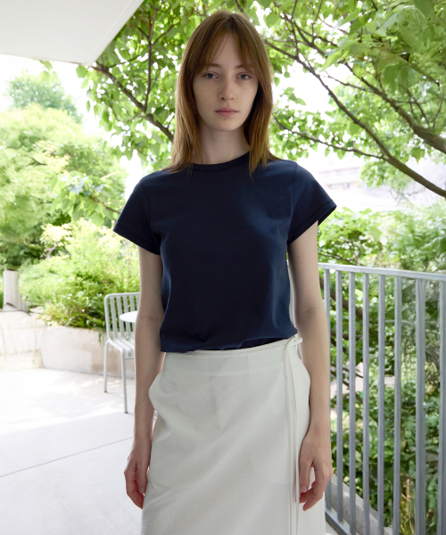 LEVAR(レバー)の「Plain Cotton T-shirt - Navy(Tシャツ/カットソー・レディース・ネイビー・FREE)」の1枚目の写真