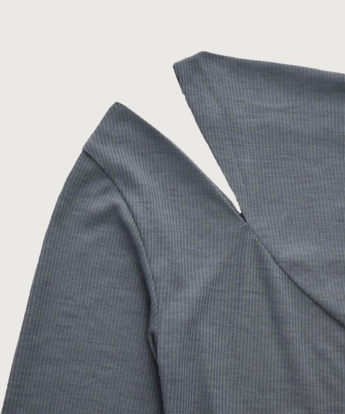 kiehtova（キエトヴァ）の「【kiehtova】ONE SHOULDER DRAPE TOPS/ワンショルダードレープトップス KTWR52（Tシャツ/カットソー・レディース・ブルー/ベージュ/ブラック・FREE）」の18枚目の写真