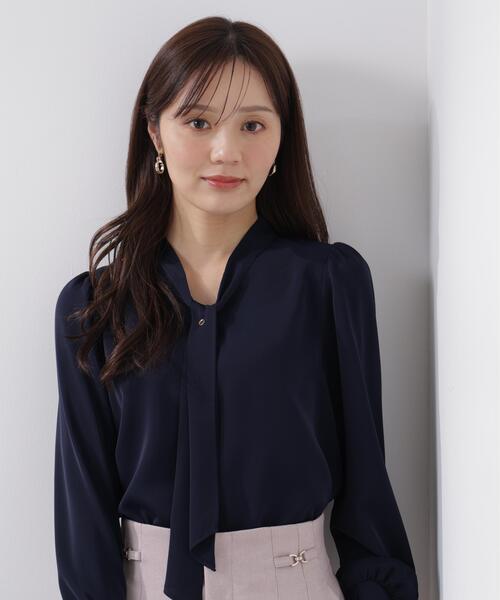 PROPORTION BODY DRESSING（プロポーションボディドレッシング）の「＜ウォッシャブル＞キラ釦ボウタイブラウス / 1216110207（シャツ/ブラウス・レディース・ベージュ/ネイビー/ホワイト・MEDIUM/SMALL）」の10枚目の写真
