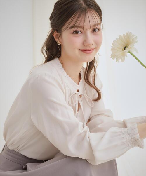 couture brooch（クチュールブローチ）の「【前後2WAY・洗える】RTピケ リボン ブラウス（シャツ/ブラウス・レディース・アイボリー/サンドベージュ/ブラウン系その他・40/38/42/36）」の2枚目の写真