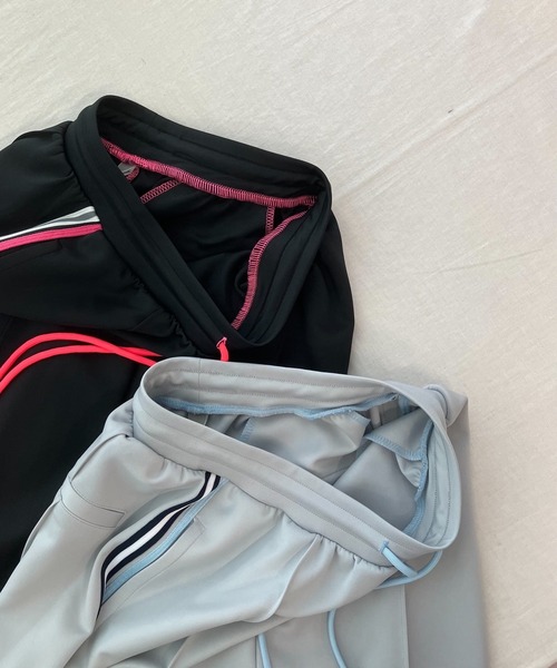 Q(キュー)の「ライントラックスカート(スカート・レディース・ブラック/ライトグレー・MEDIUM)」の5枚目の写真