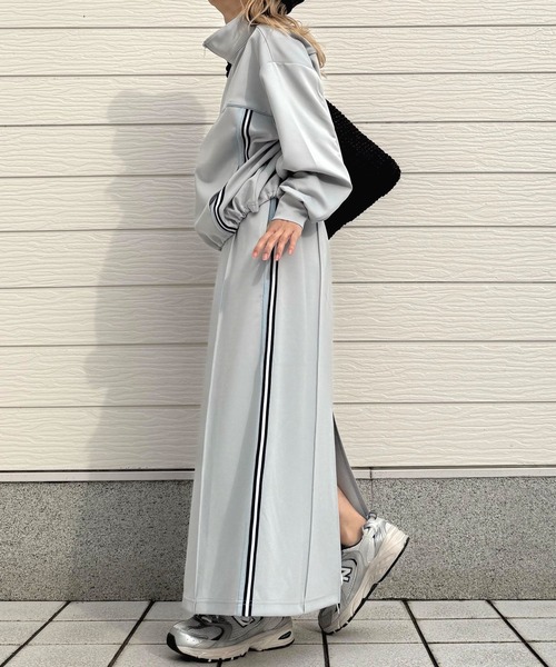 Q(キュー)の「ライントラックスカート(スカート・レディース・ブラック/ライトグレー・MEDIUM)」の16枚目の写真