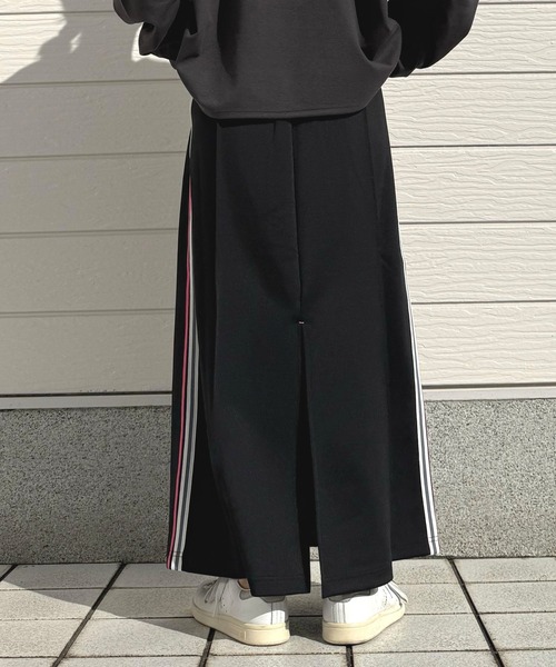 Q(キュー)の「ライントラックスカート(スカート・レディース・ブラック/ライトグレー・MEDIUM)」の8枚目の写真