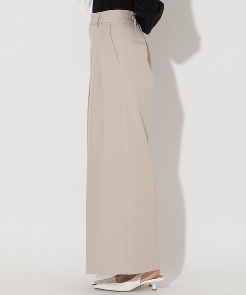 AND COUTURE(アンドクチュール)の「タックワイドパンツ(その他パンツ・レディース・ライトグレー/ベージュ/ネイビー・SMALL/MEDIUM)」の14枚目の写真