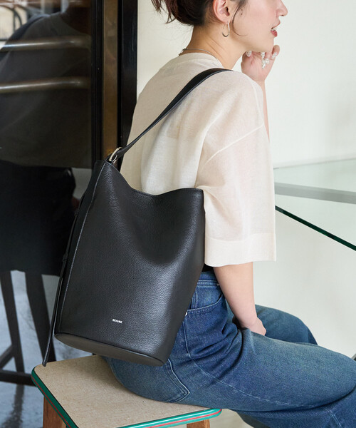 FREAK'S STORE（フリークスストア）の「限定展開 BEAURE LUNEA/ビュレルネア <本革> レザー ワンハンドル バケツバッグ（トートバッグ・レディース・ブラック/シルバー/ベージュ・ONE SIZE）」の6枚目の写真