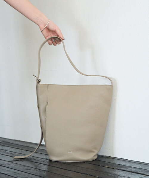 FREAK'S STORE（フリークスストア）の「限定展開 BEAURE LUNEA/ビュレルネア <本革> レザー ワンハンドル バケツバッグ（トートバッグ・レディース・ブラック/シルバー/ベージュ・ONE SIZE）」の4枚目の写真