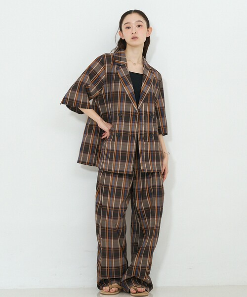 NOMINE（ノミネ）の「【セットアップ対応】ハーフスリーブ チェック ジャケット（テーラードジャケット・レディース・ブラウン/ダークネイビー・フリー）」の4枚目の写真