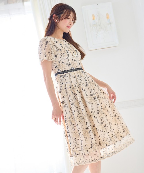 Rose Tiara（ローズティアラ）の「チュール刺繍ワンピース（ワンピース・レディース・ブラック/ベージュ・38/40/42/46）」の2枚目の写真