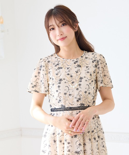 Rose Tiara（ローズティアラ）の「チュール刺繍ワンピース（ワンピース・レディース・ブラック/ベージュ・38/40/42/46）」の18枚目の写真