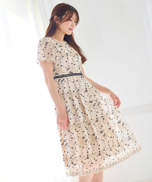 Rose Tiara（ローズティアラ）の「チュール刺繍ワンピース（ワンピース・レディース・ブラック/ベージュ・38/40/42/46）」の5枚目の写真