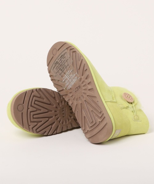 UGG（アグ）の「【UGG】MINI BAILEY BUTTON 3352 シープスキン ムートンブーツ ベイリーボタン ミニ（ブーツ・メンズ・イエロー系その他・US6）」の4枚目の写真