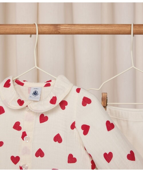 PETIT BATEAU（プチバトー）の「ハートプリント ベビー２点セット（シャツ/ブラウス・キッズ・その他1・6MONTH/18MONTH）」の6枚目の写真