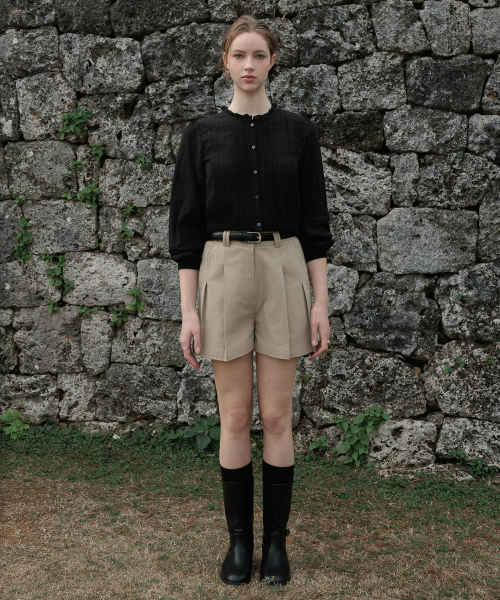 DEHEVE（デヘヴェ）の「Round Neck Frill Blouse [Black]（シャツ/ブラウス・レディース・ブラック・FREE）」の7枚目の写真