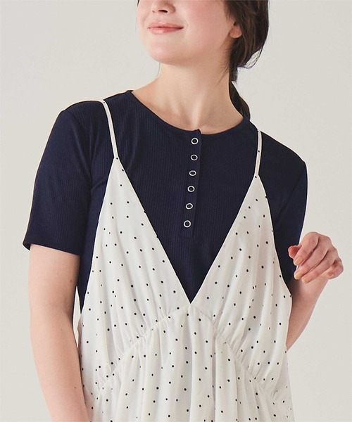 titivate(ティティベイト)の「機能性リブカットソーヘンリーネックトップス(Tシャツ/カットソー・レディース・レッド/ライトグレー/ネイビー/ブラック/オフホワイト/ライトイエロー・L/M/S)」の5枚目の写真