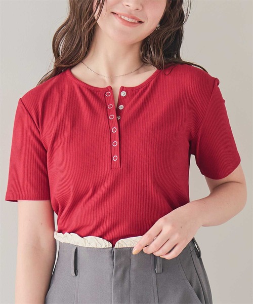 titivate(ティティベイト)の「機能性リブカットソーヘンリーネックトップス(Tシャツ/カットソー・レディース・レッド/ライトグレー/ネイビー/ブラック/オフホワイト/ライトイエロー・L/M/S)」の7枚目の写真