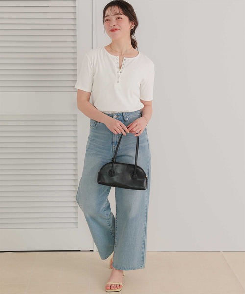 titivate(ティティベイト)の「機能性リブカットソーヘンリーネックトップス(Tシャツ/カットソー・レディース・レッド/ライトグレー/ネイビー/ブラック/オフホワイト/ライトイエロー・L/M/S)」の20枚目の写真