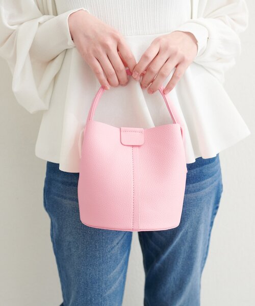 natural couture（ナチュラルクチュール）の「スカーフ付きポーチインバッグ（ショルダーバッグ・レディース・ピンク/ホワイト/ブラック/イエロー・FREE）」の4枚目の写真