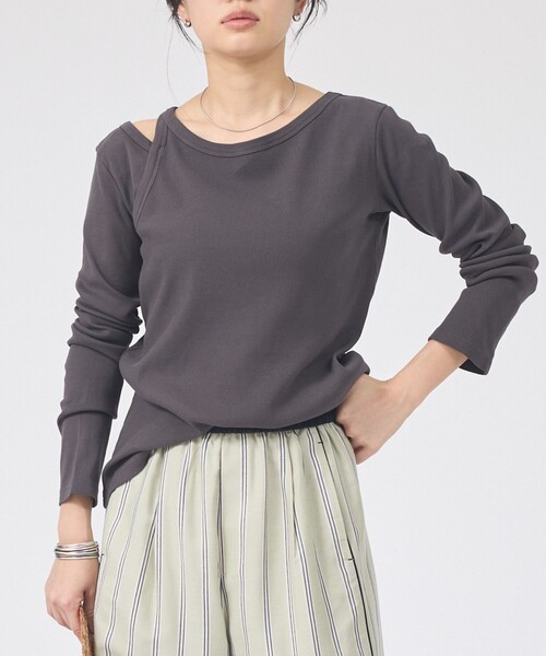 Rouge vif（ルージュヴィフ）の「【IRONING/アイロニング】アシンメトリーロングスリーブTシャツ/ロンT/カットソー（Tシャツ/カットソー・レディース・ホワイト/チャコールグレー・フリー）」の2枚目の写真