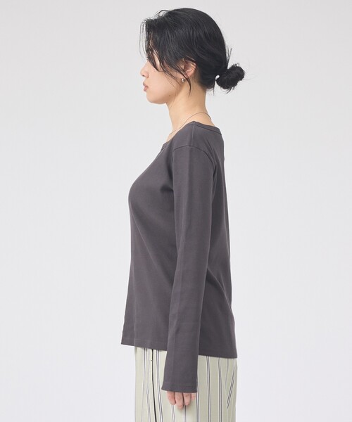 Rouge vif（ルージュヴィフ）の「【IRONING/アイロニング】アシンメトリーロングスリーブTシャツ/ロンT/カットソー（Tシャツ/カットソー・レディース・ホワイト/チャコールグレー・フリー）」の16枚目の写真