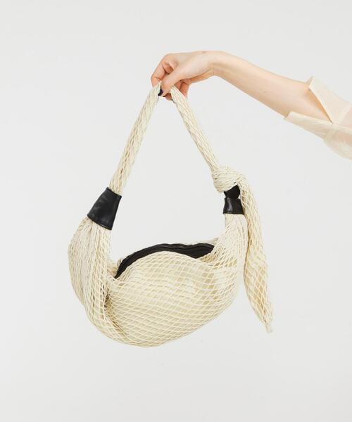 KBF(ケイビーエフ)の「メッシュショルダーBAG(ショルダーバッグ・レディース・ブラック/アイボリー・ONE)」の2枚目の写真