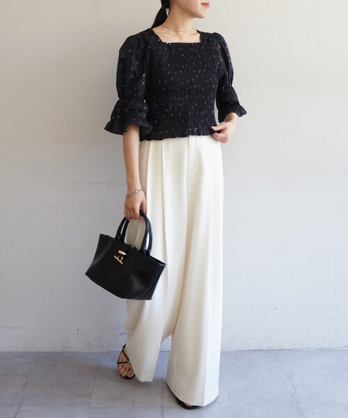 LOUNGEDRESS(ラウンジドレス)の「【PUFRILL/パフリル】《低身長向けサイズ》シャーリングブラウス(シャツ/ブラウス・レディース・オフホワイト/ブラック/ブラック系その他・SMALL)」の14枚目の写真