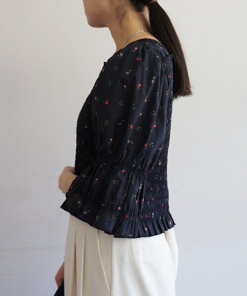 LOUNGEDRESS(ラウンジドレス)の「【PUFRILL/パフリル】《低身長向けサイズ》シャーリングブラウス(シャツ/ブラウス・レディース・オフホワイト/ブラック/ブラック系その他・SMALL)」の20枚目の写真