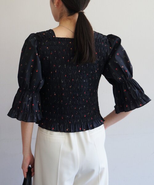 LOUNGEDRESS(ラウンジドレス)の「【PUFRILL/パフリル】《低身長向けサイズ》シャーリングブラウス(シャツ/ブラウス・レディース・オフホワイト/ブラック/ブラック系その他・SMALL)」の21枚目の写真
