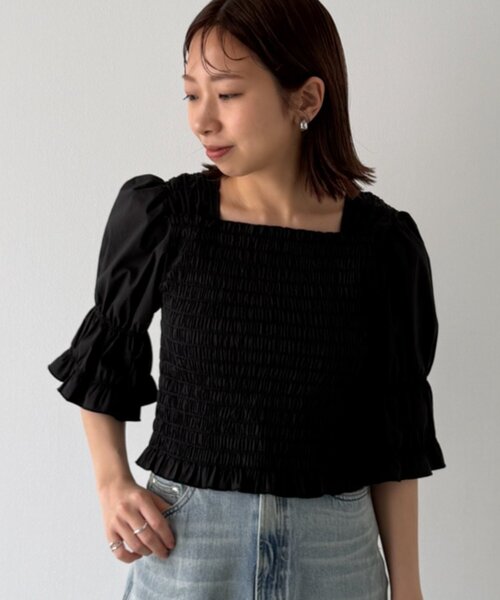 LOUNGEDRESS(ラウンジドレス)の「【PUFRILL/パフリル】《低身長向けサイズ》シャーリングブラウス(シャツ/ブラウス・レディース・オフホワイト/ブラック/ブラック系その他・SMALL)」の5枚目の写真