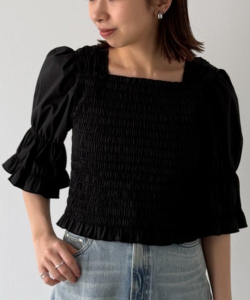 LOUNGEDRESS(ラウンジドレス)の「【PUFRILL/パフリル】《低身長向けサイズ》シャーリングブラウス(シャツ/ブラウス・レディース・オフホワイト/ブラック/ブラック系その他・SMALL)」の7枚目の写真