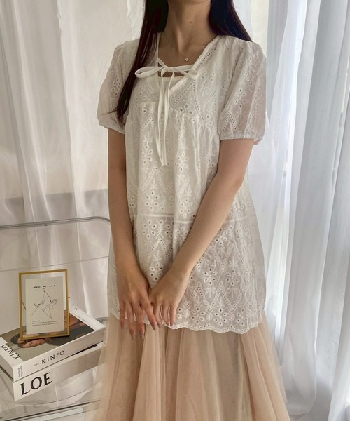 etta(エタ)の「パフスリーブレースブラウス(シャツ/ブラウス・レディース・ホワイト・SMALL)」の5枚目の写真