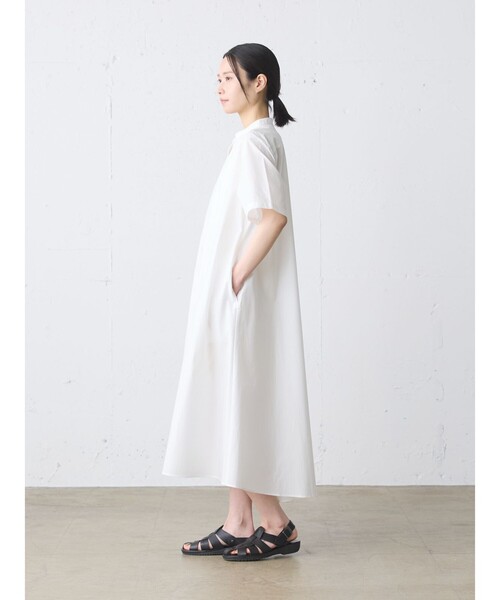 MidiUmi(ミディウミ)の「MidiUmi ハーフスリーブAラインシャツワンピース(ワンピース・レディース・ネイビー/オフホワイト・FREE)」の7枚目の写真
