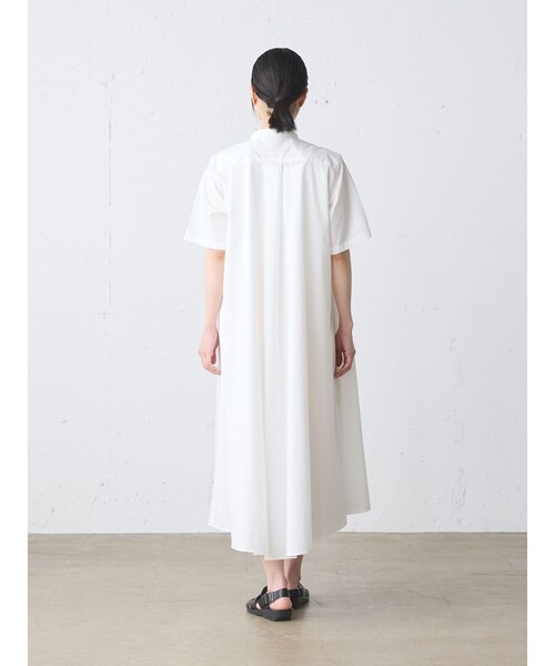MidiUmi(ミディウミ)の「MidiUmi ハーフスリーブAラインシャツワンピース(ワンピース・レディース・ネイビー/オフホワイト・FREE)」の8枚目の写真