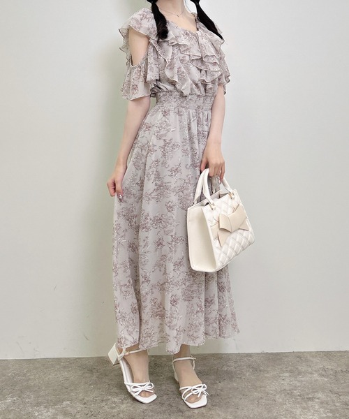INGNI（イング）の「【WEB限定】肩あき花柄フリルワンピース（ワンピース・レディース・オフホワイト/ピンク・M）」の9枚目の写真