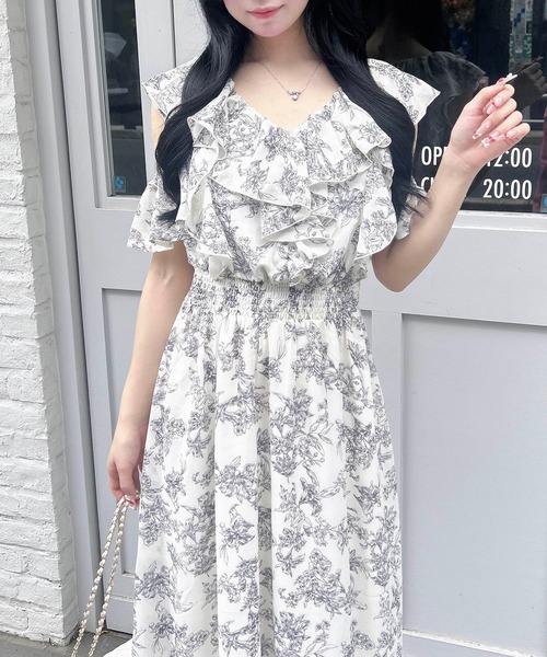 INGNI（イング）の「【WEB限定】肩あき花柄フリルワンピース（ワンピース・レディース・オフホワイト/ピンク・M）」の11枚目の写真