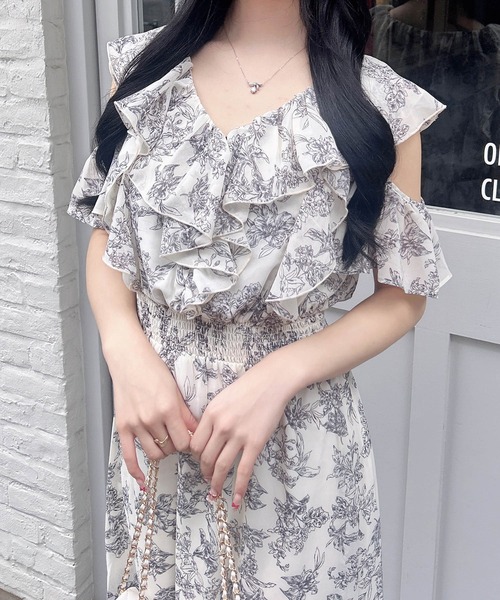 INGNI（イング）の「【WEB限定】肩あき花柄フリルワンピース（ワンピース・レディース・オフホワイト/ピンク・M）」の13枚目の写真