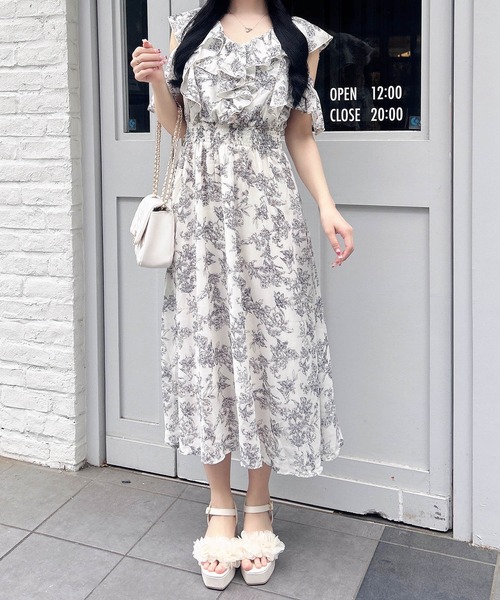INGNI（イング）の「【WEB限定】肩あき花柄フリルワンピース（ワンピース・レディース・オフホワイト/ピンク・M）」の17枚目の写真