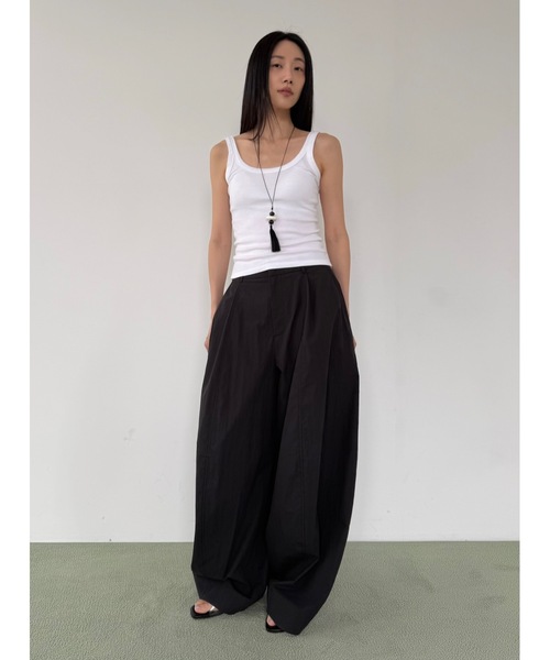 Didot.showroom（ディドット ショールーム）の「ナイロンボリュームワイドトラウザーズ（その他パンツ・レディース・カーキ/ブラック・M/S）」の7枚目の写真