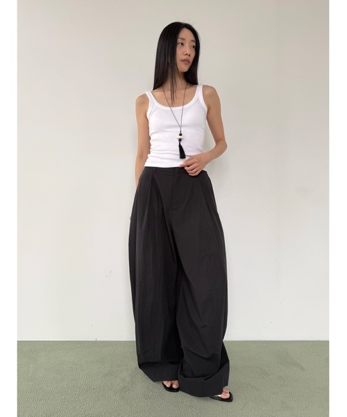 Didot.showroom（ディドット ショールーム）の「ナイロンボリュームワイドトラウザーズ（その他パンツ・レディース・カーキ/ブラック・M/S）」の8枚目の写真