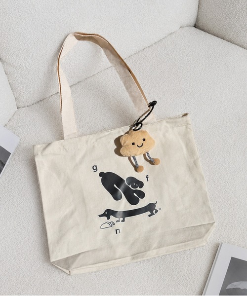 NOLITA LABORATORY(ノリータラボラトリー)の「【 NOLITA / ノリータ 】チャーム付き キャンバストートバッグ(トートバッグ・レディース・イエロー/ベージュ/ホワイト/グリーン/ホワイト系その他3/ホワイト系その他2・FREE)」の1枚目の写真